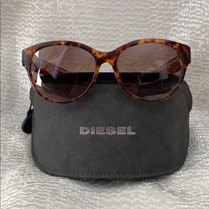 DIESEL cat-eye sunglasses